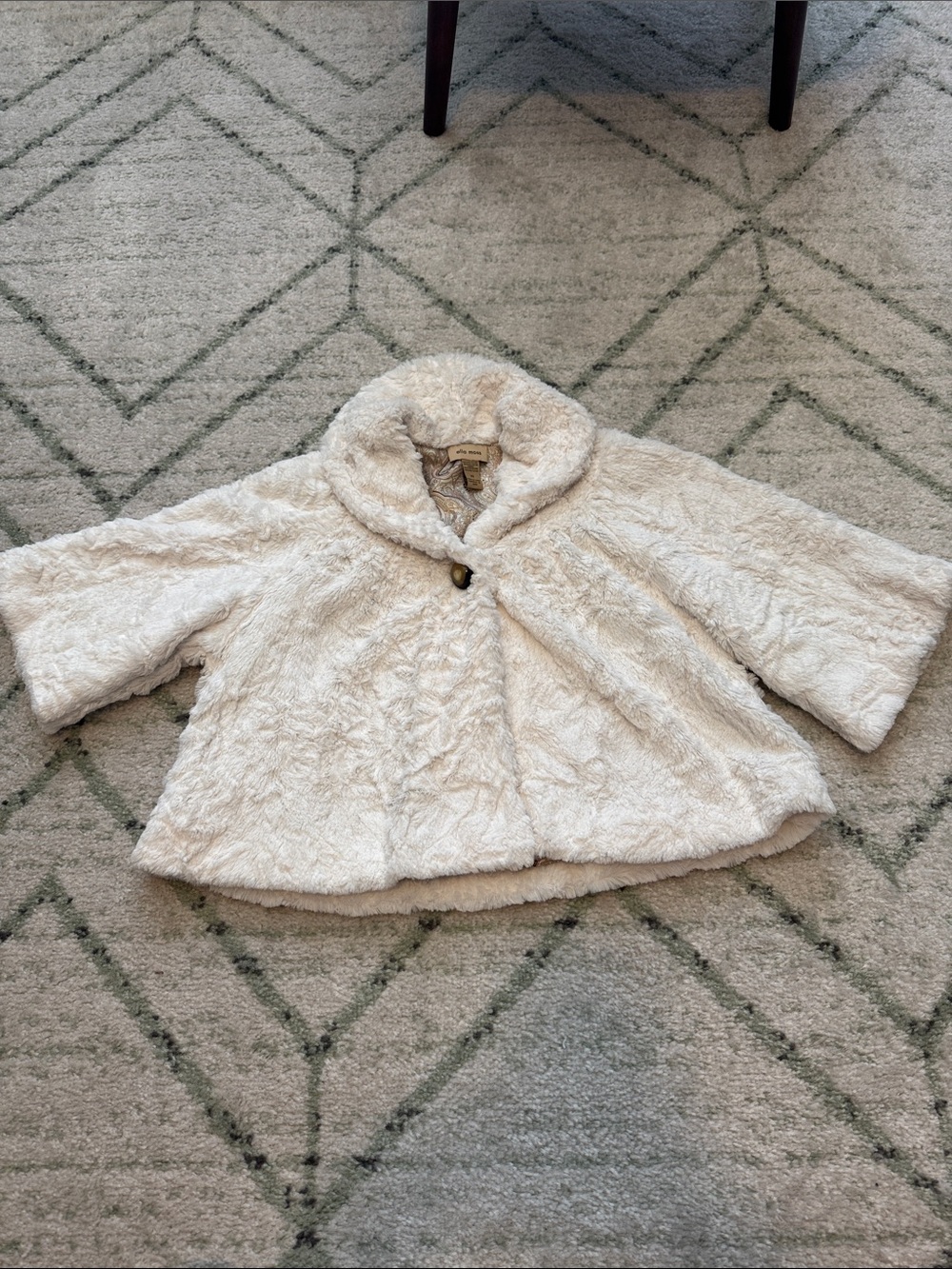Ella Moss  Faux Fur Capelet in Size XS/ Cream